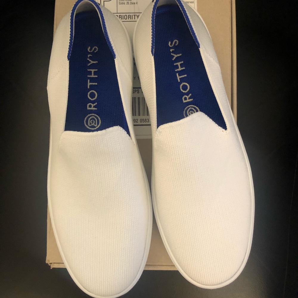 Brand New In Box Rothy’s Bright White Sneakers
